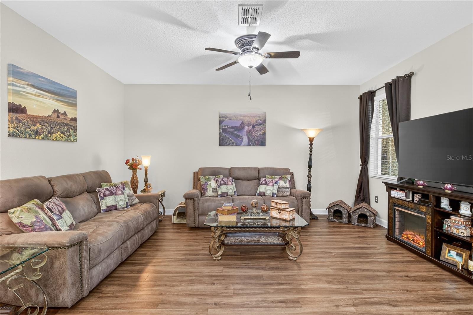 Image 19 of 41 For 2202 Romanum Drive