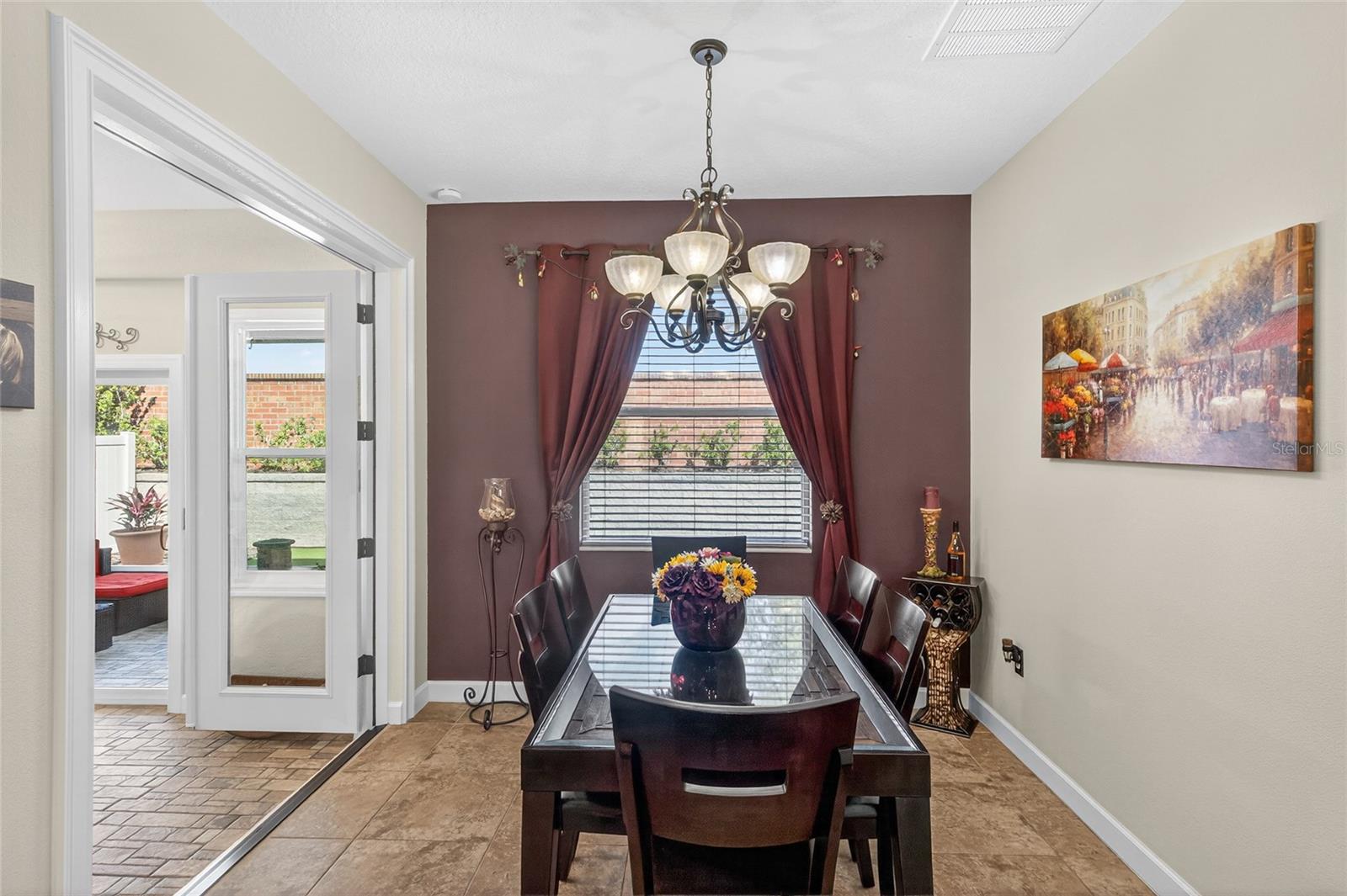 Image 22 of 41 For 2202 Romanum Drive