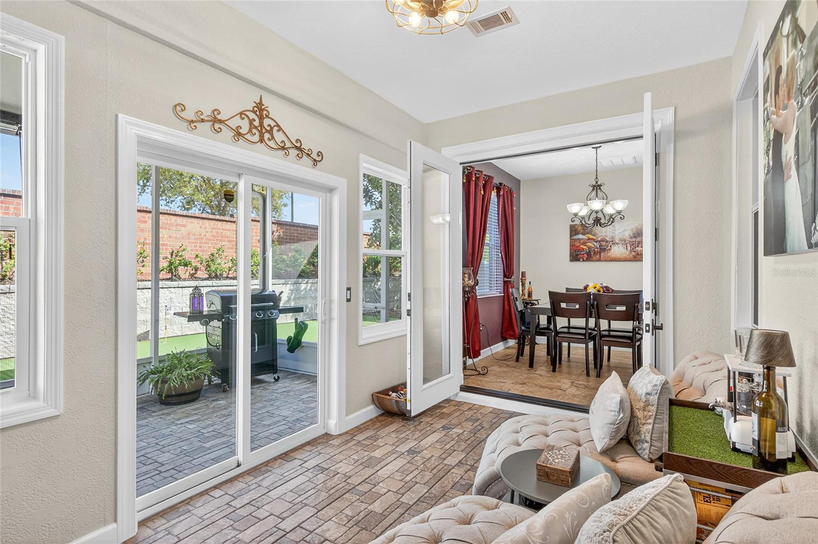 Image 24 of 41 For 2202 Romanum Drive