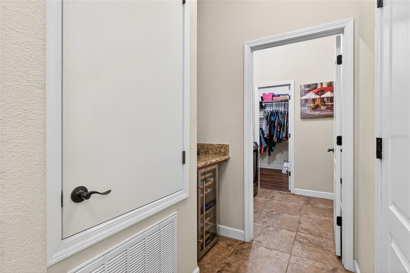 Image 28 of 41 For 2202 Romanum Drive