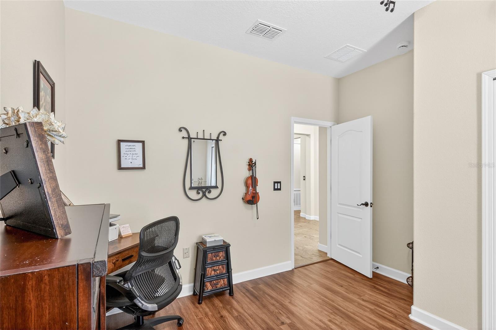 Image 31 of 41 For 2202 Romanum Drive