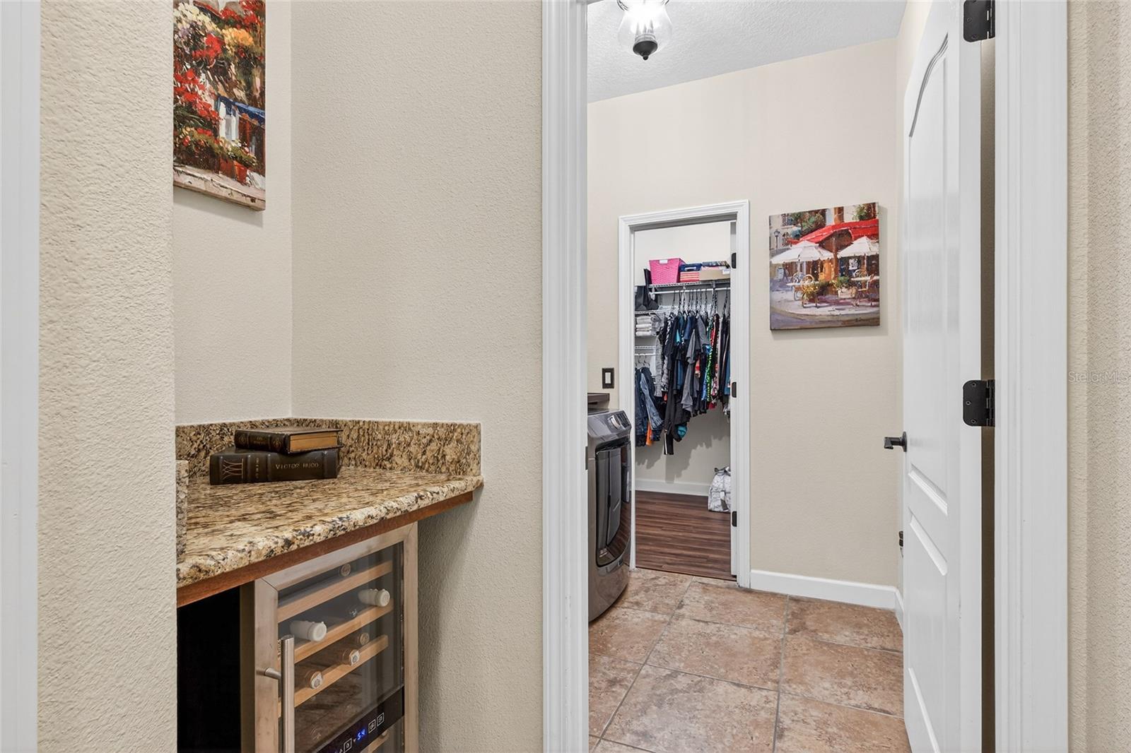 Image 33 of 41 For 2202 Romanum Drive