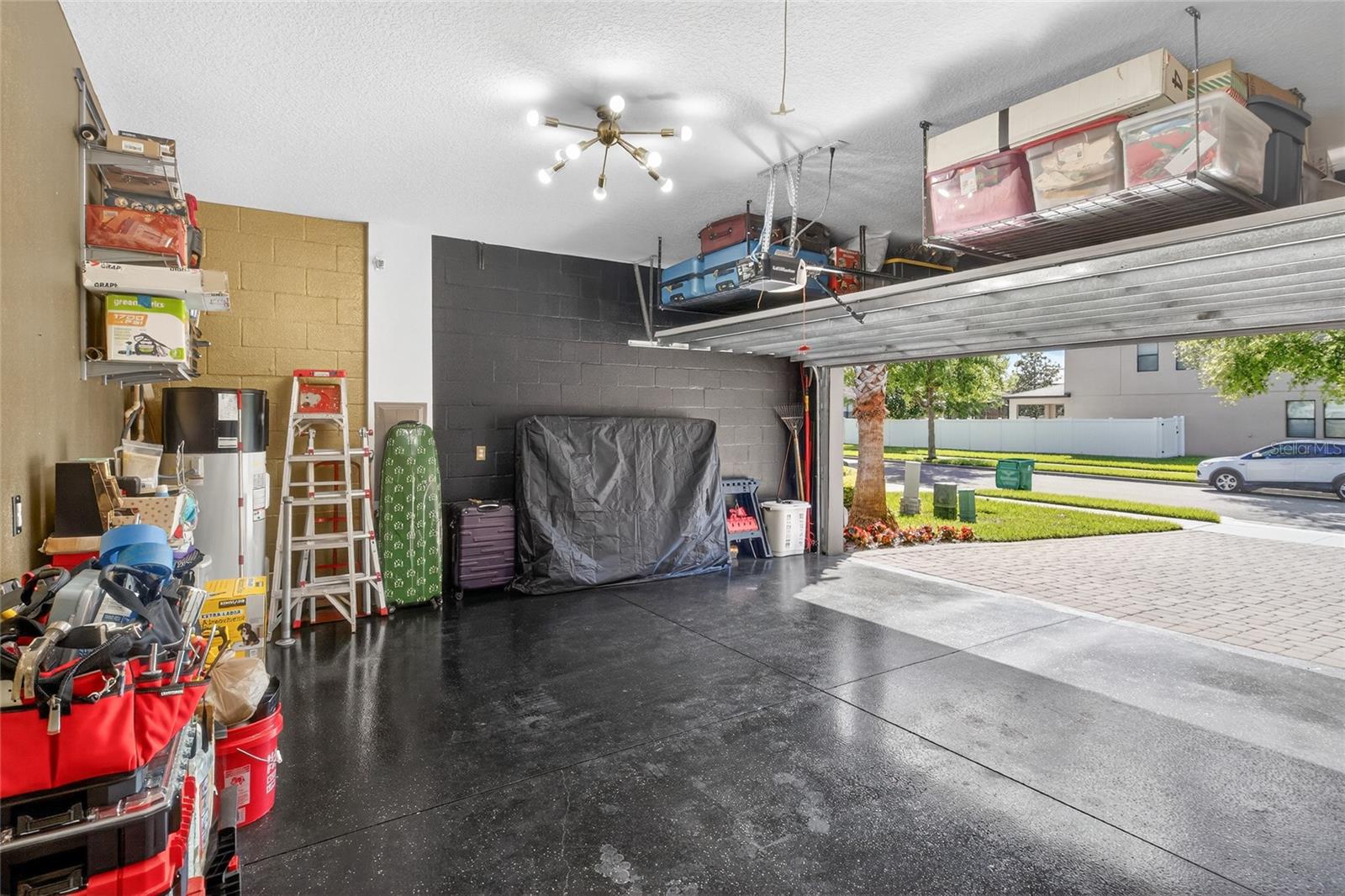 Image 36 of 41 For 2202 Romanum Drive