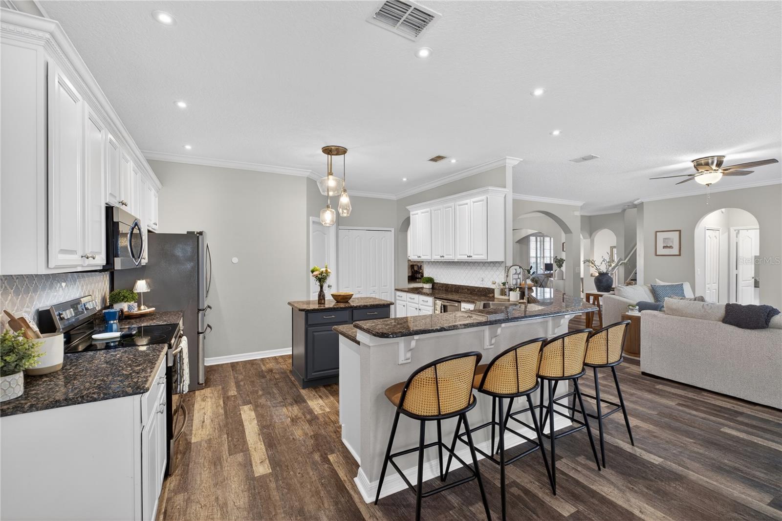 Image 11 of 37 For 16124 Birchwood Way