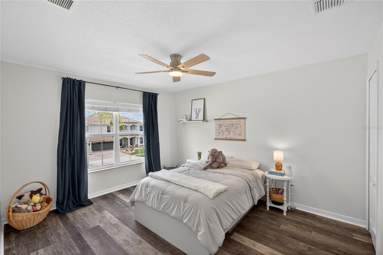 Image 27 of 37 For 16124 Birchwood Way