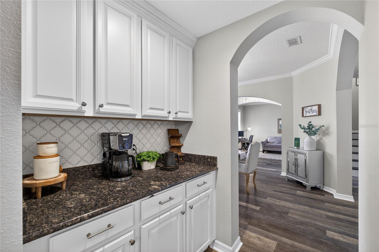 Image 7 of 37 For 16124 Birchwood Way