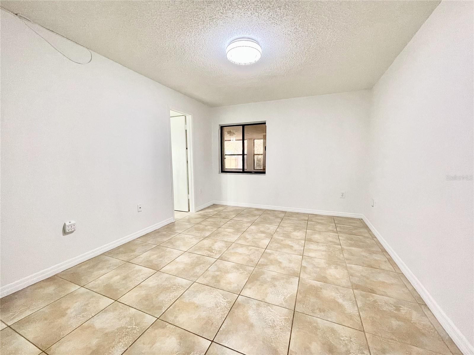 Image 13 of 36 For 9816 River Crest Court