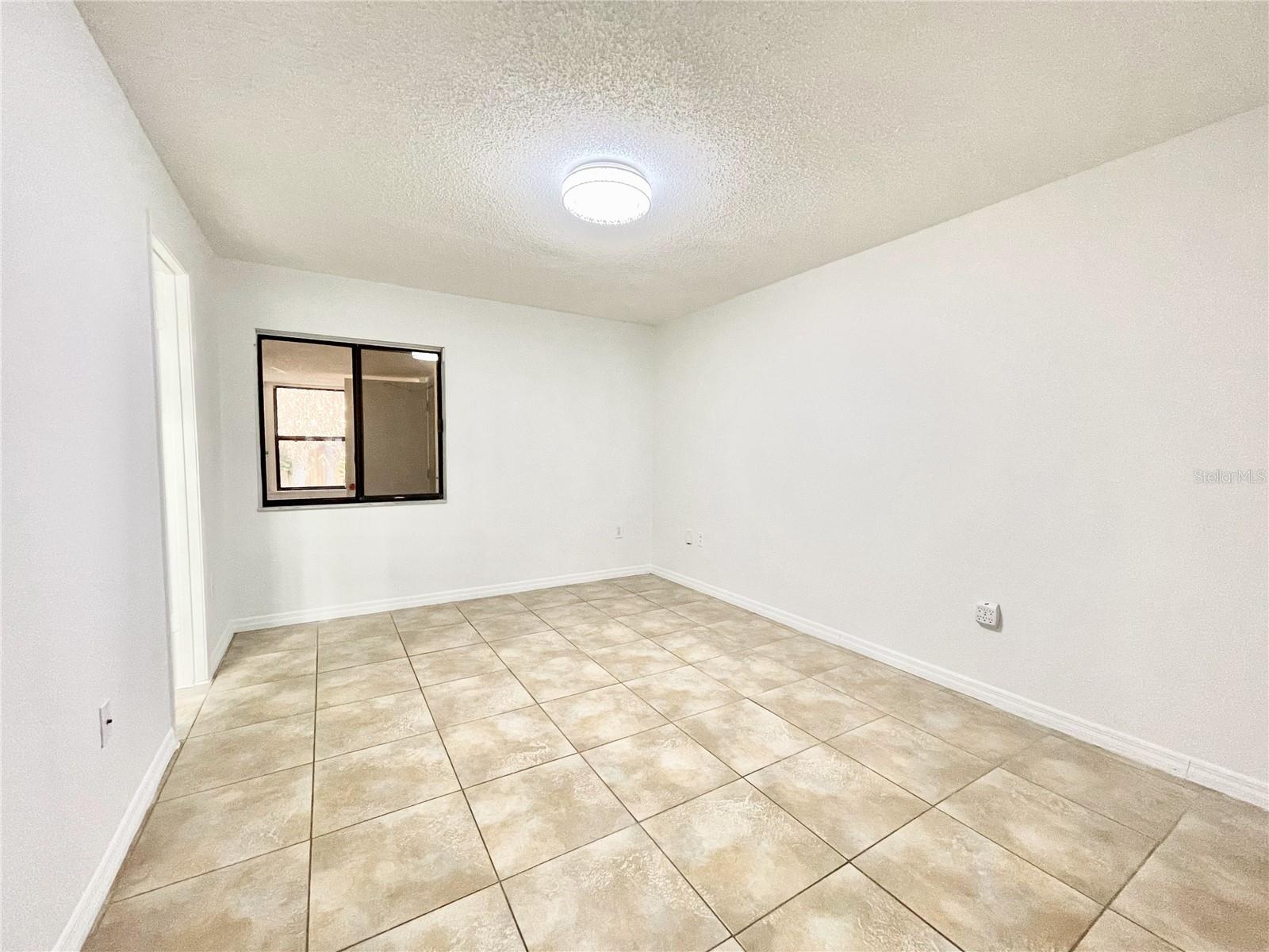 Image 14 of 36 For 9816 River Crest Court