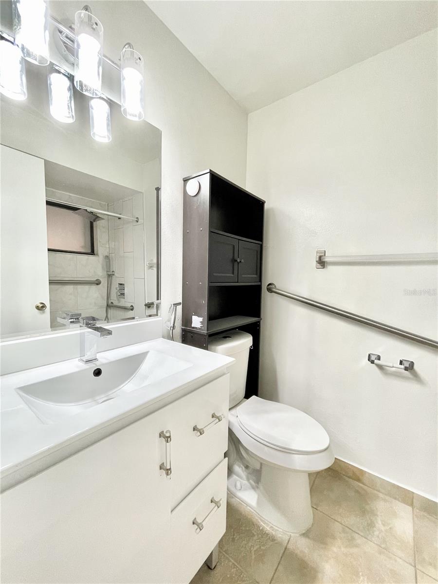 Image 16 of 36 For 9816 River Crest Court