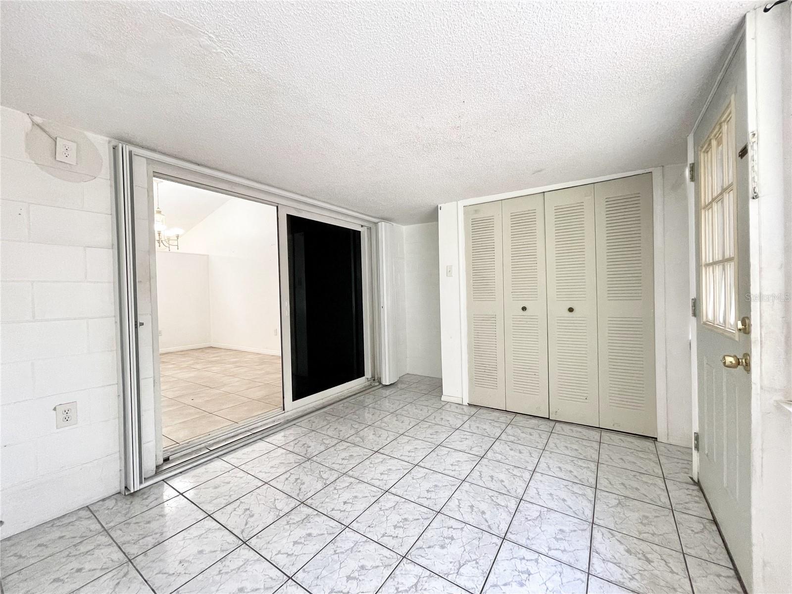 Image 22 of 36 For 9816 River Crest Court