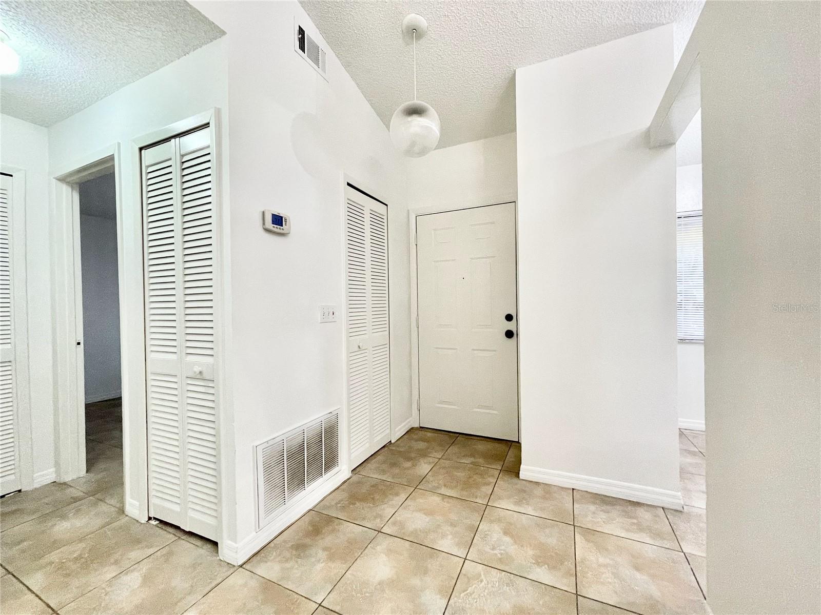 Image 27 of 36 For 9816 River Crest Court