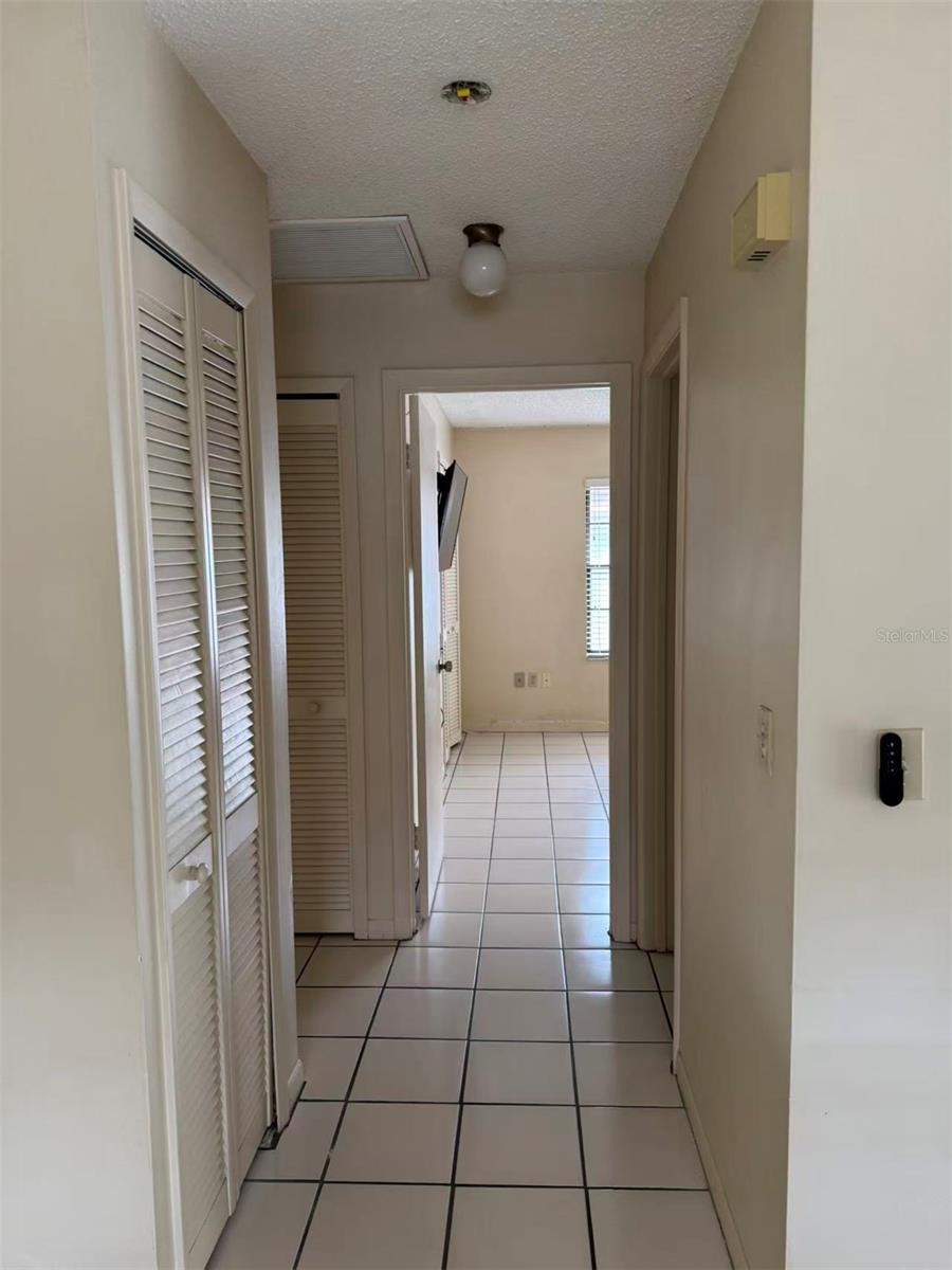 Image 5 of 61 For 4370 Sandhurst Drive