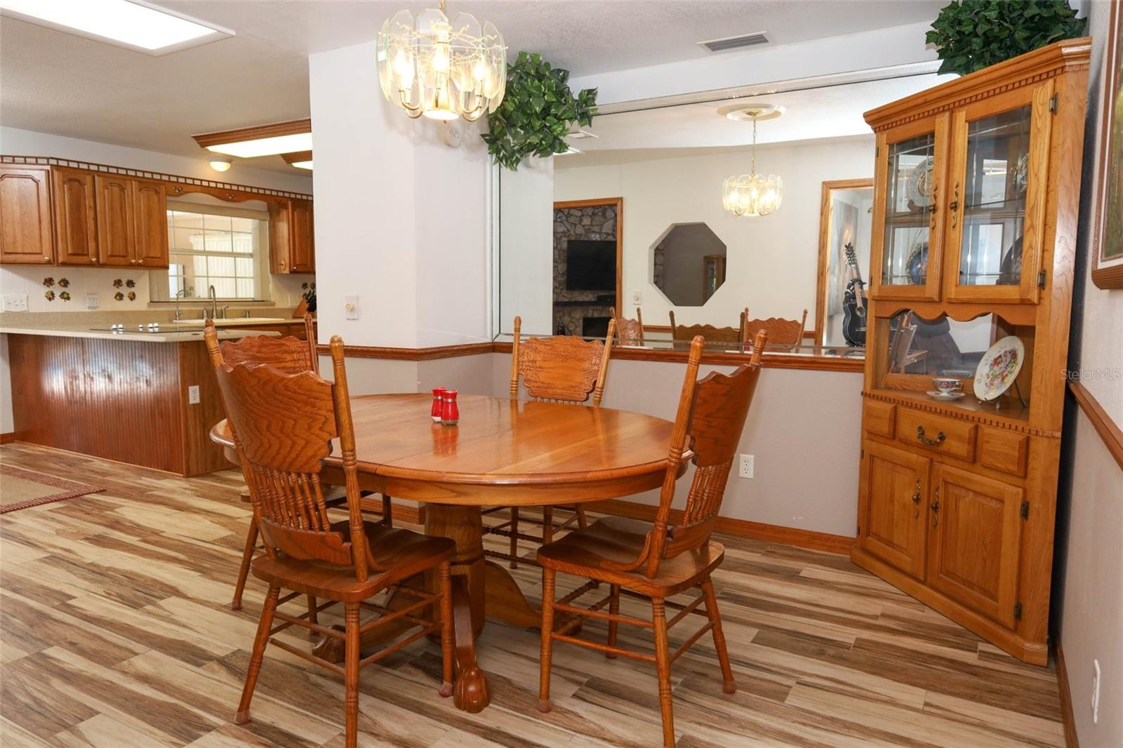 Image 14 of 54 For 9322 Buttonwood Street