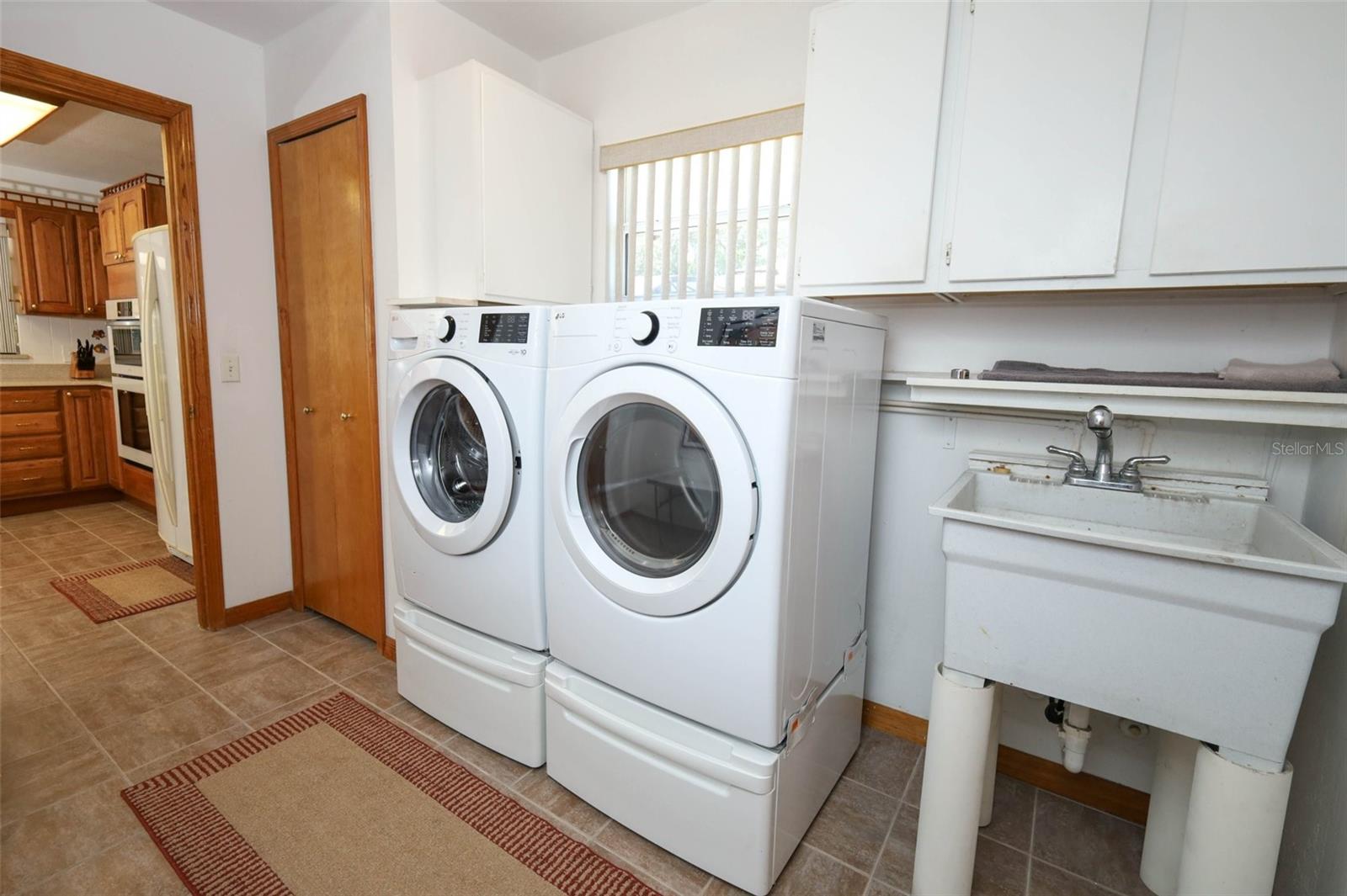 Image 18 of 54 For 9322 Buttonwood Street