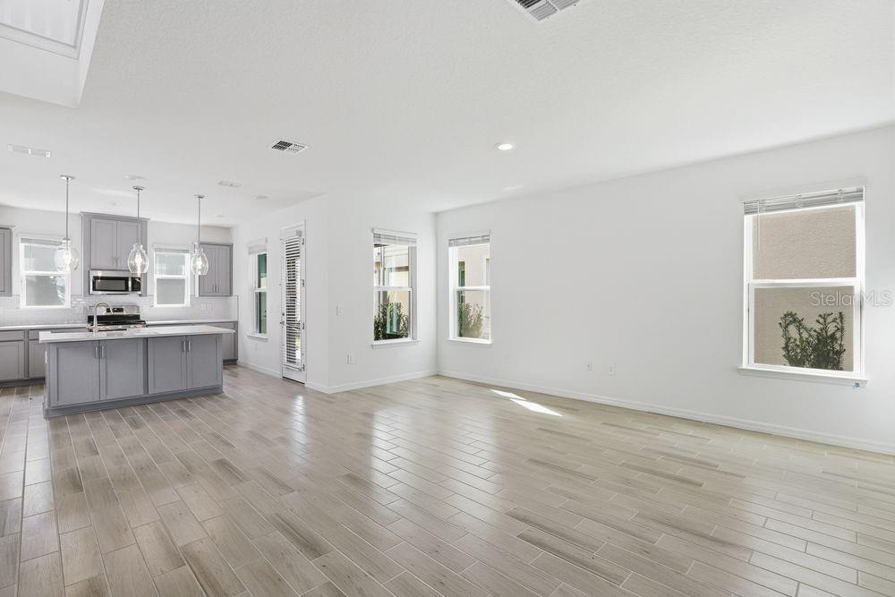 Image 10 of 50 For 14788 Field Daisy Drive