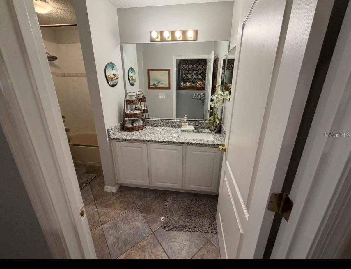 Image 20 of 53 For 2675 Dover Glen Circle