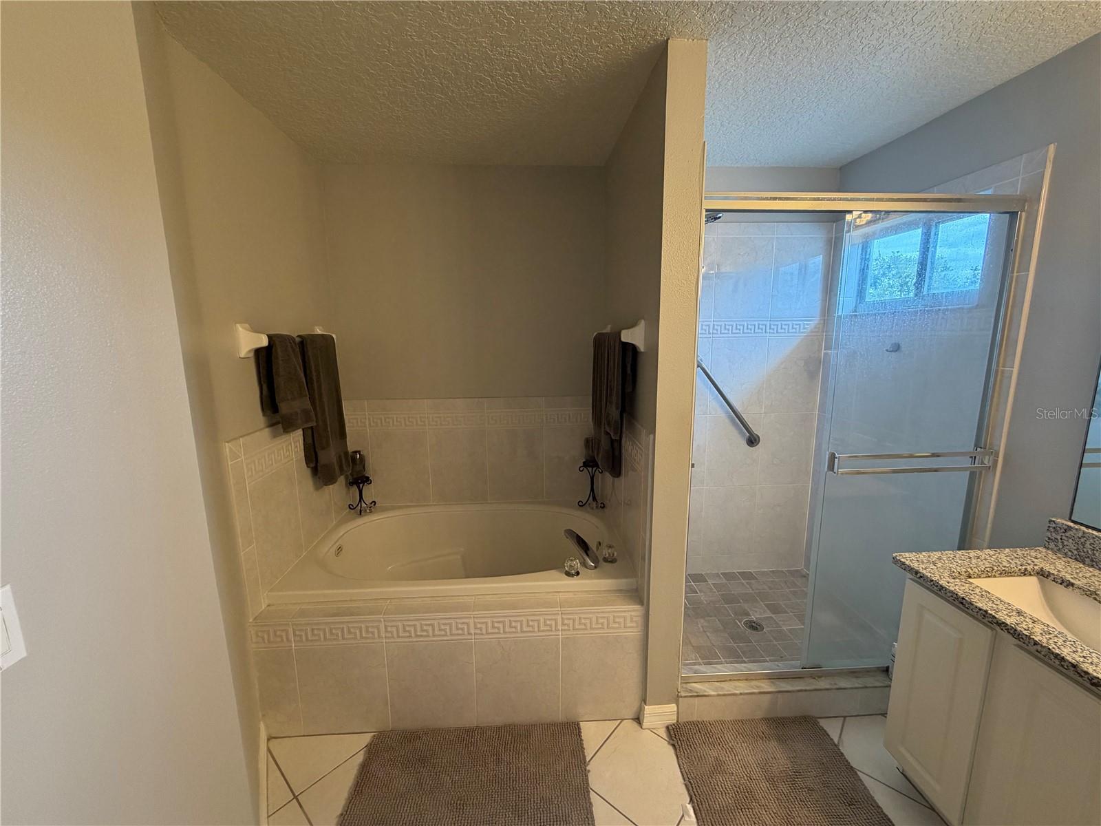 Image 24 of 53 For 2675 Dover Glen Circle