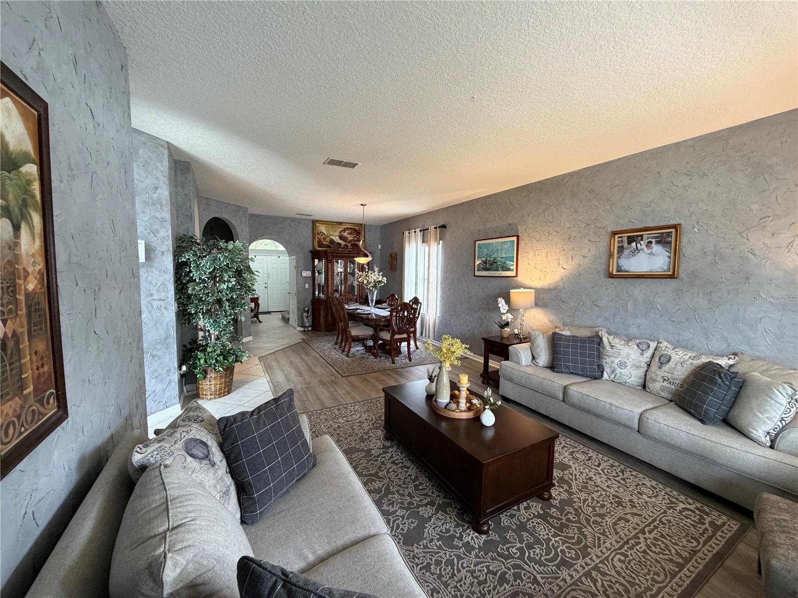 Image 4 of 53 For 2675 Dover Glen Circle