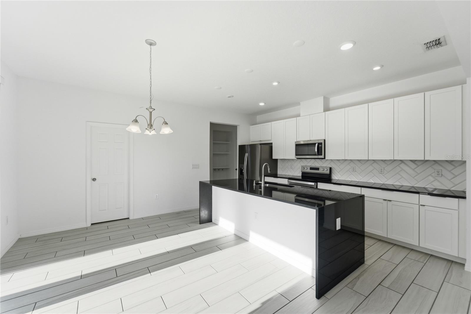 Image 8 of 50 For 3383 Florigold Grove Street Lot 244