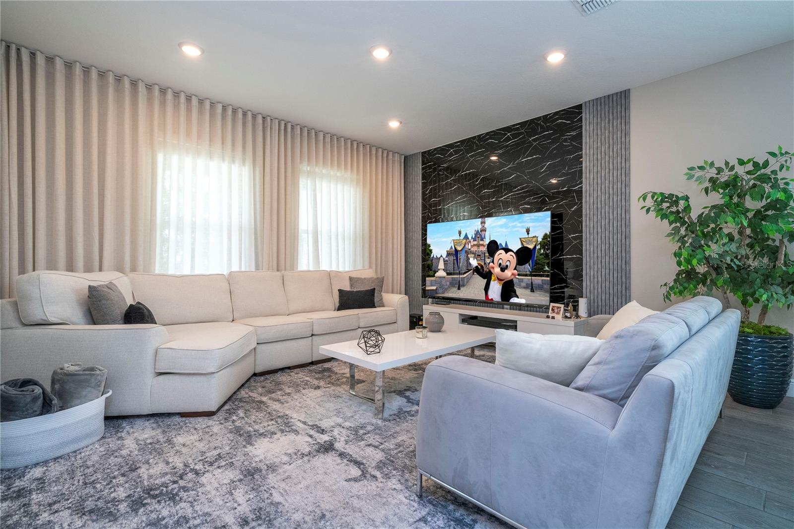 Image 7 of 79 For 14006 Frasier Street