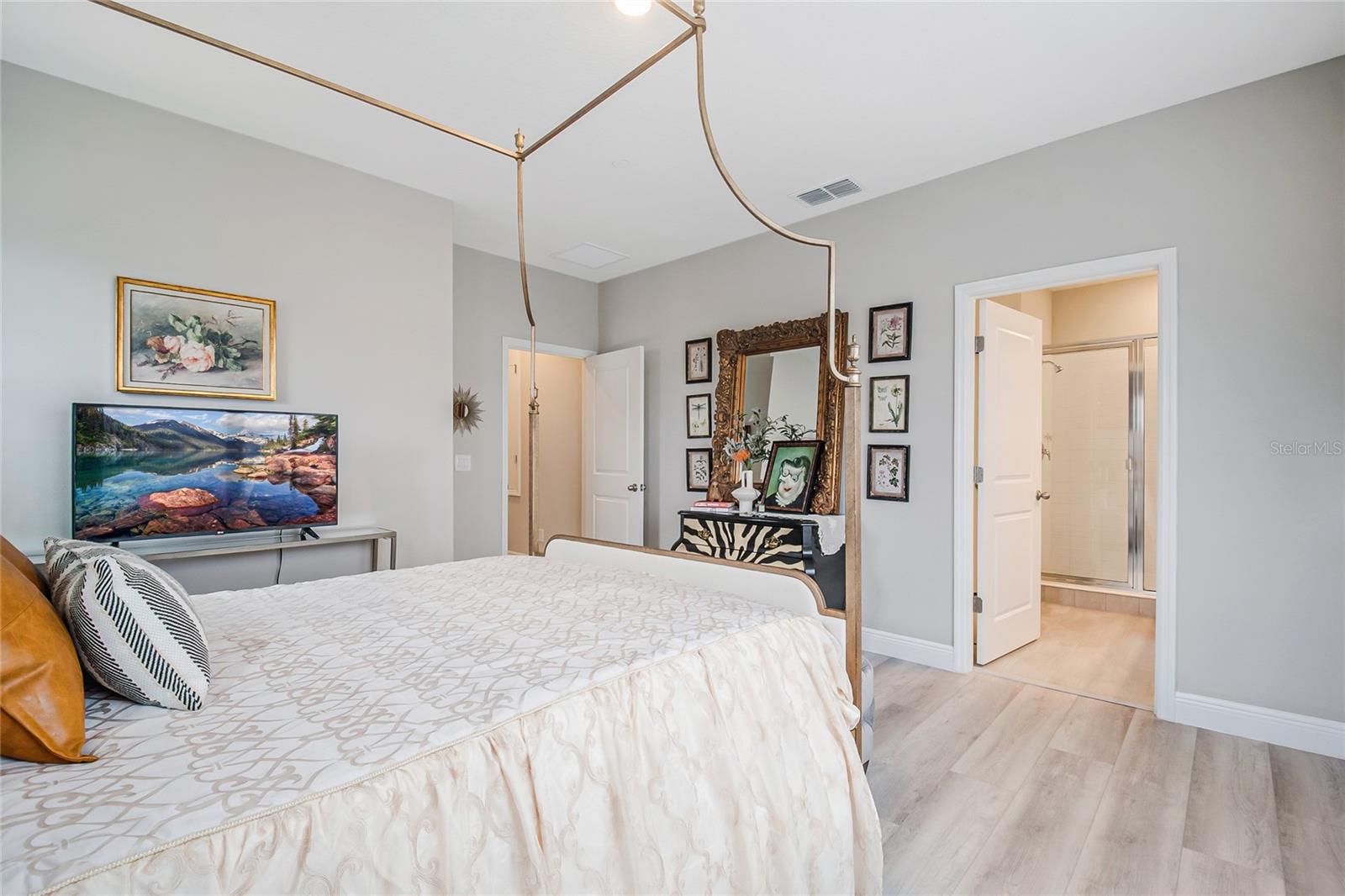 Image 29 of 55 For 10009 Pearson Avenue