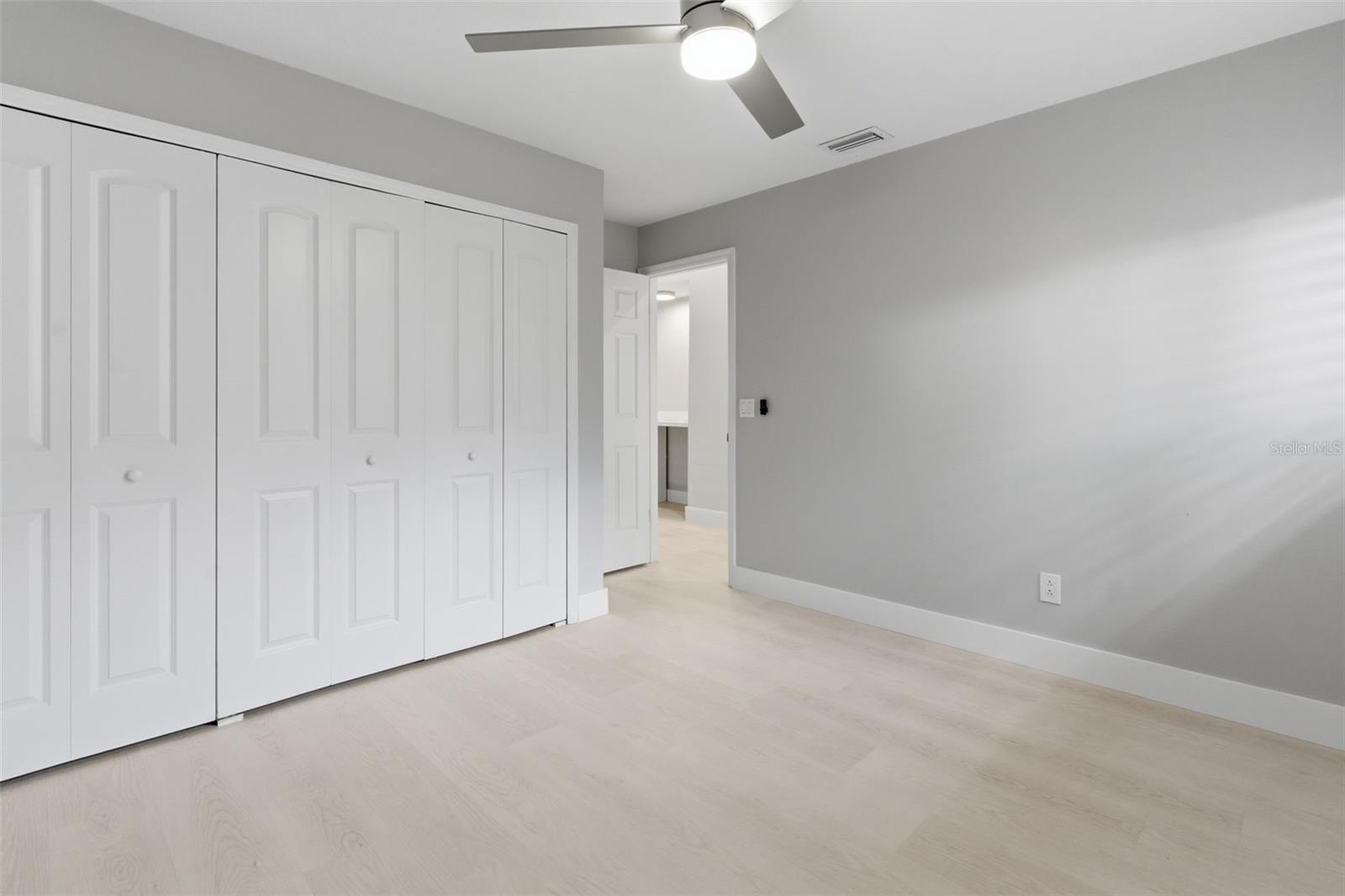 Image 21 of 34 For 8044 Sandpoint Boulevard