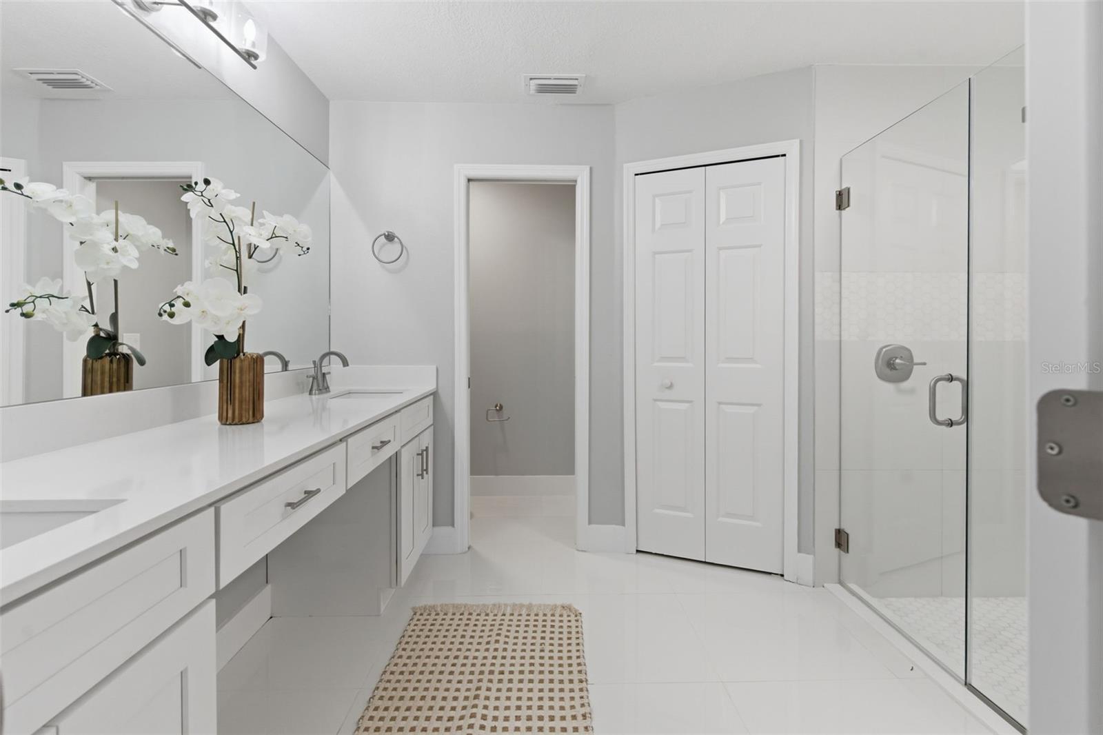 Image 25 of 34 For 8044 Sandpoint Boulevard