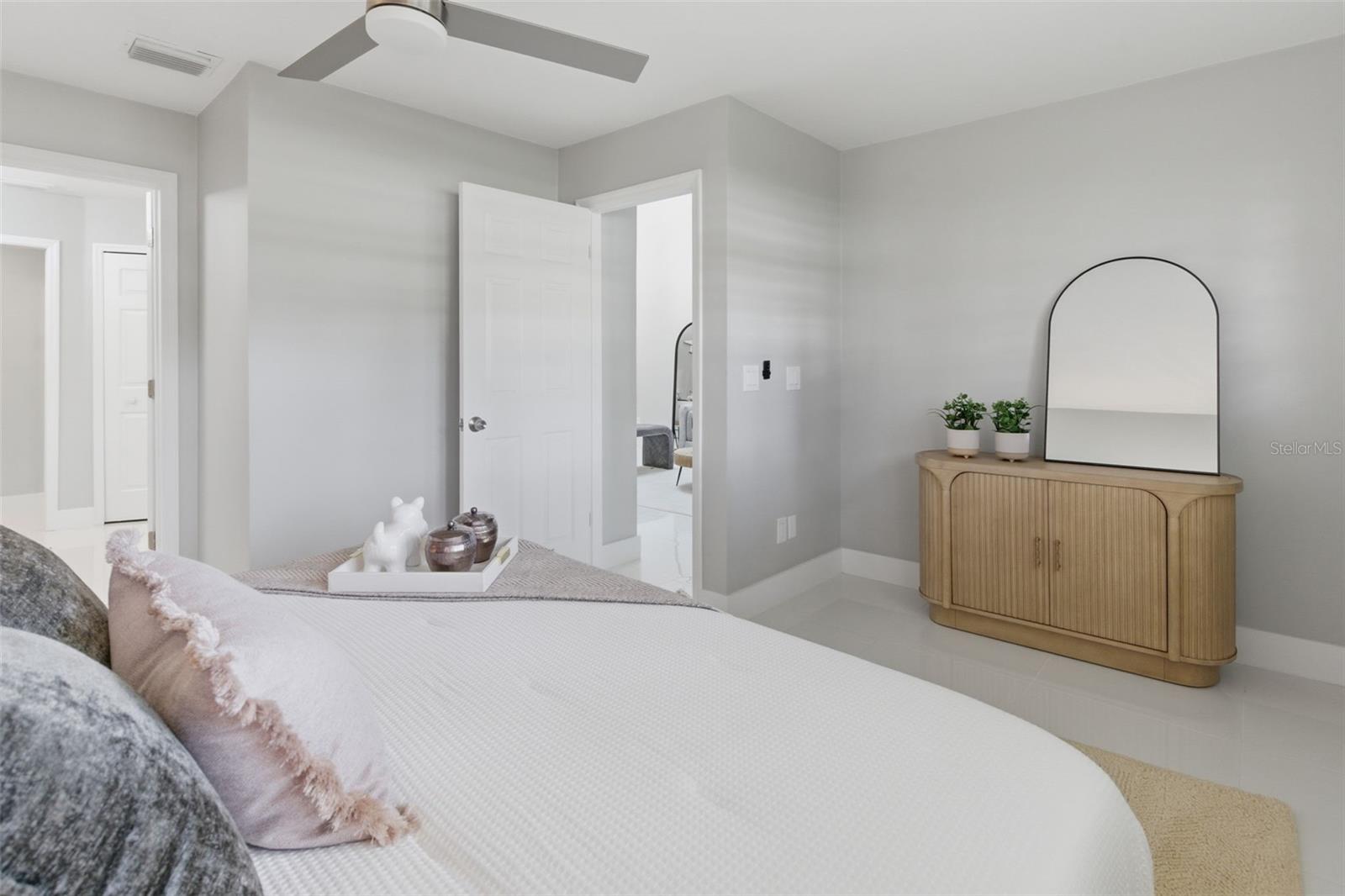 Image 26 of 34 For 8044 Sandpoint Boulevard