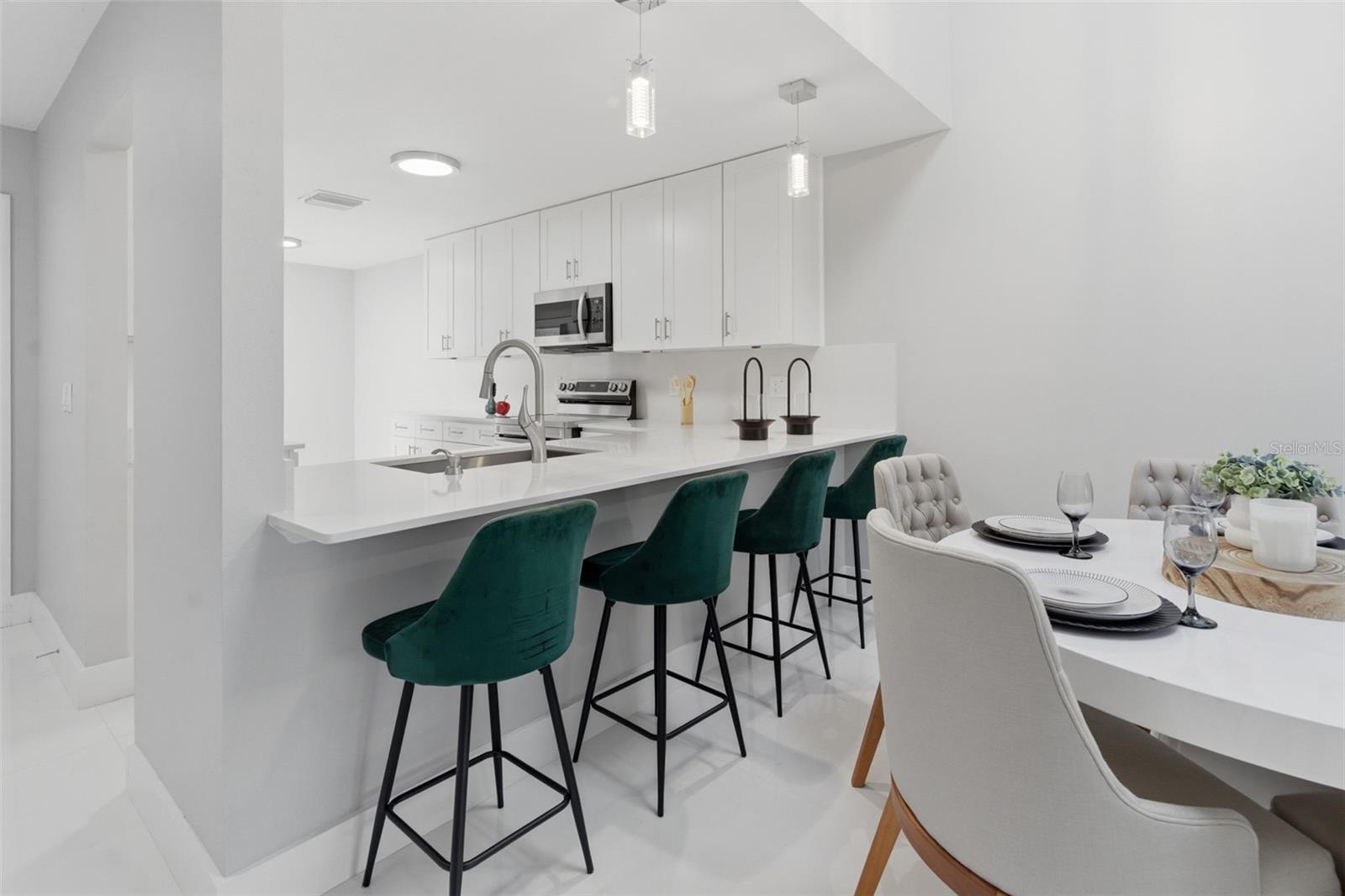 Image 3 of 34 For 8044 Sandpoint Boulevard