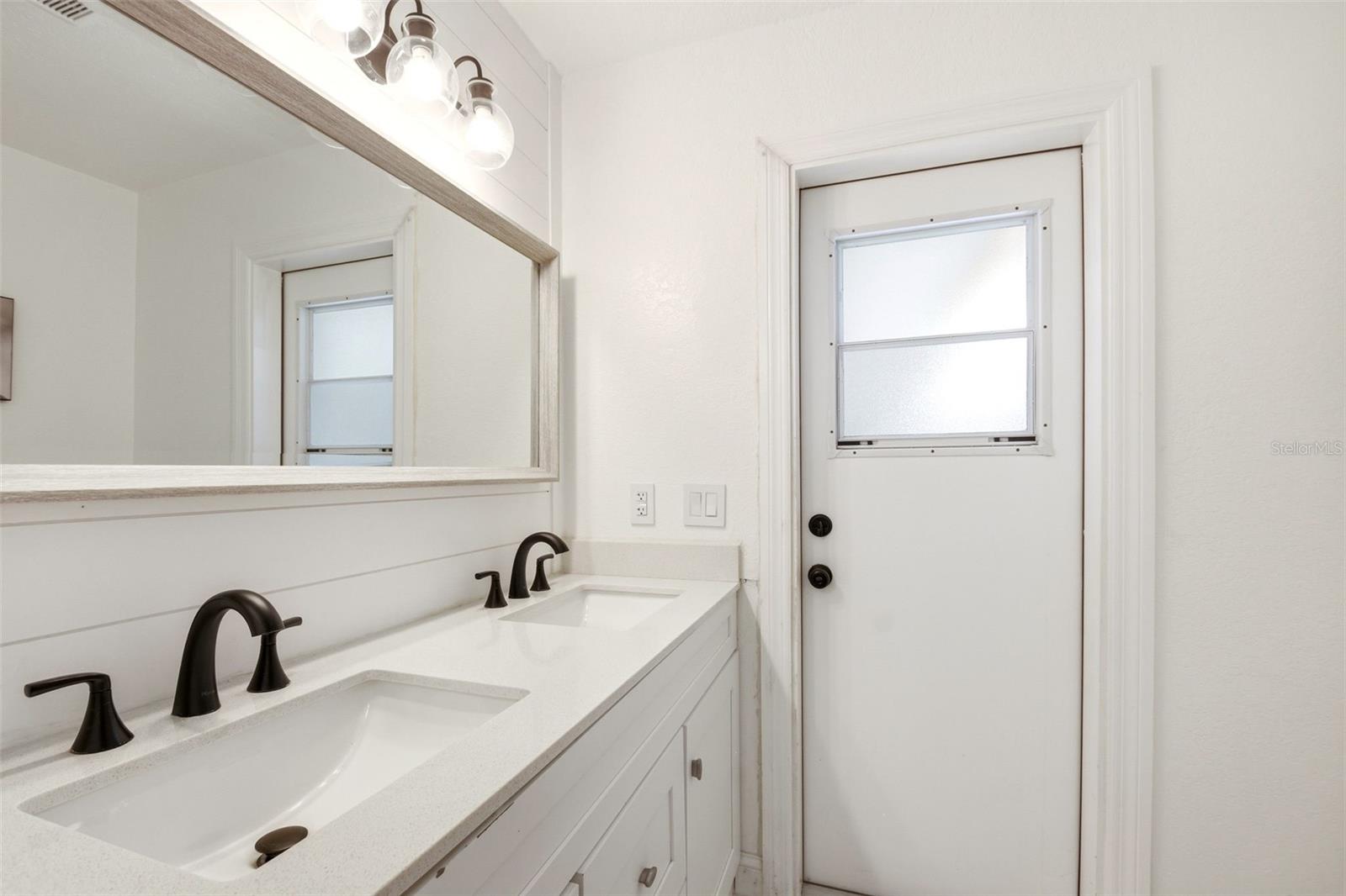 Image 22 of 34 For 1905 Bonanza Ct