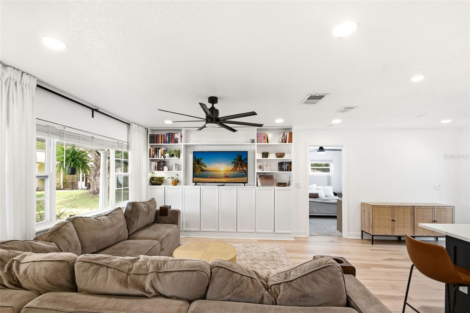 Image 4 of 34 For 1905 Bonanza Ct