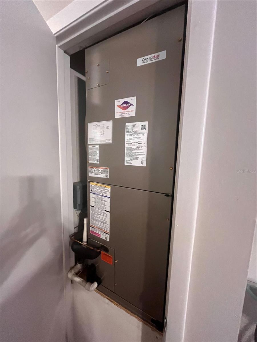 Image 22 of 30 For 312 Deborah Avenue