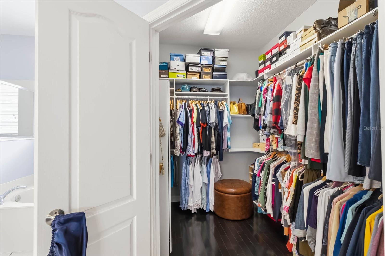 Image 18 of 39 For 1925 Breezy Hill Drive Windermere F