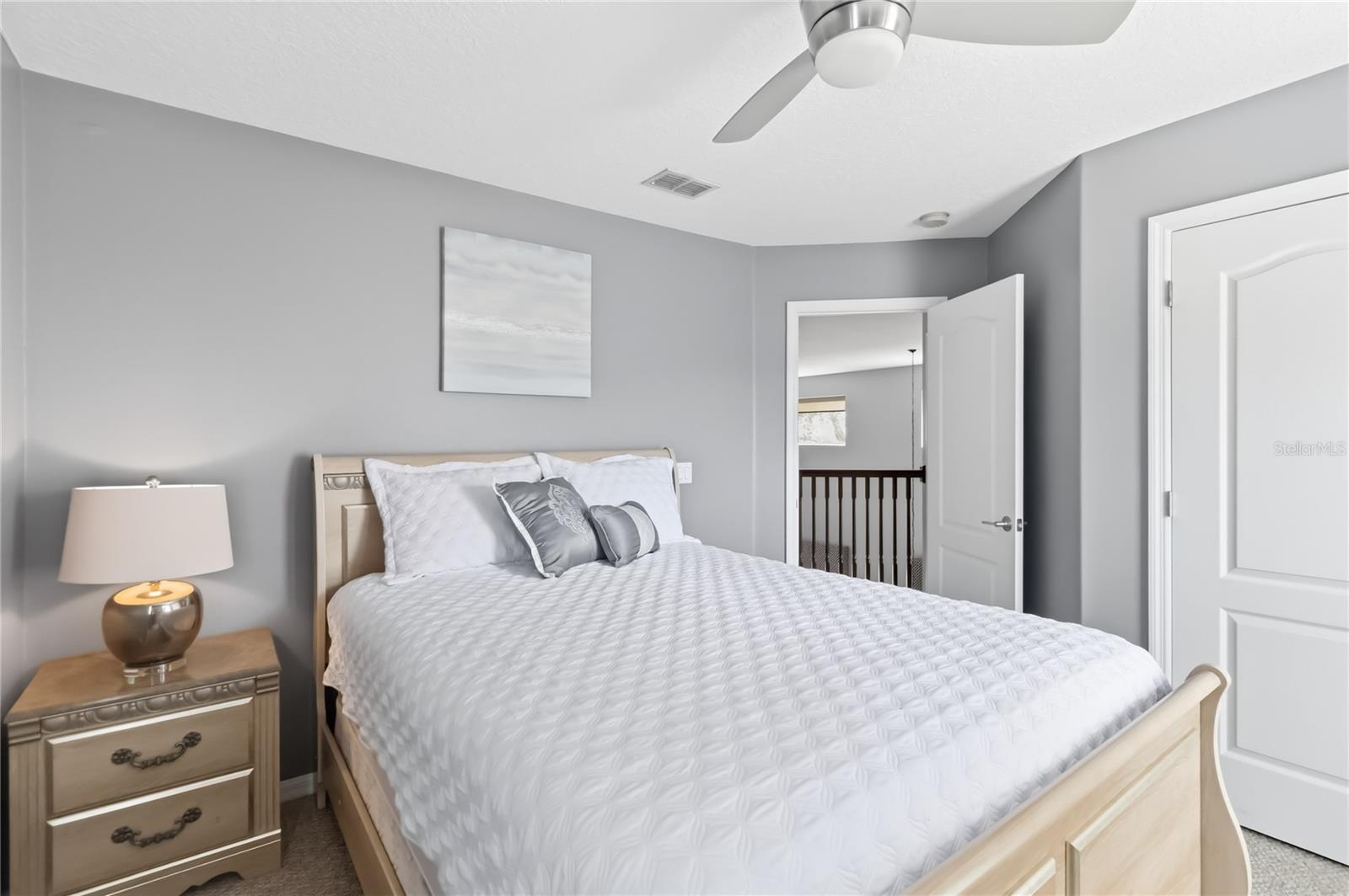 Image 25 of 39 For 1925 Breezy Hill Drive Windermere F