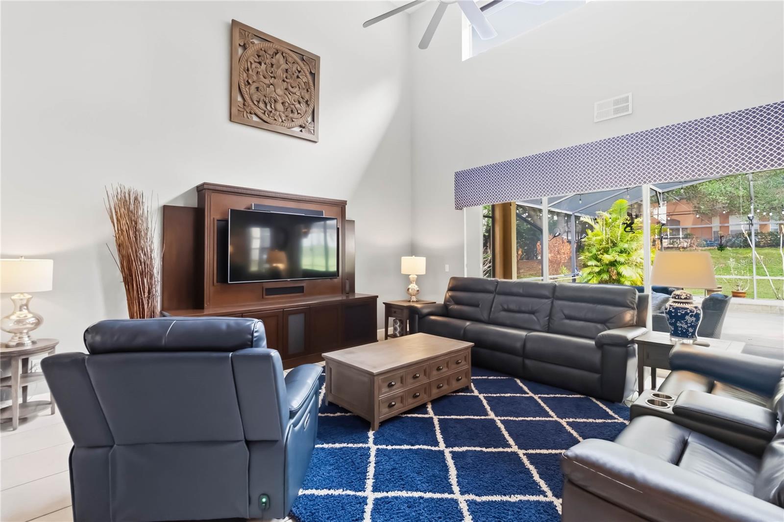 Image 4 of 39 For 1925 Breezy Hill Drive Windermere F