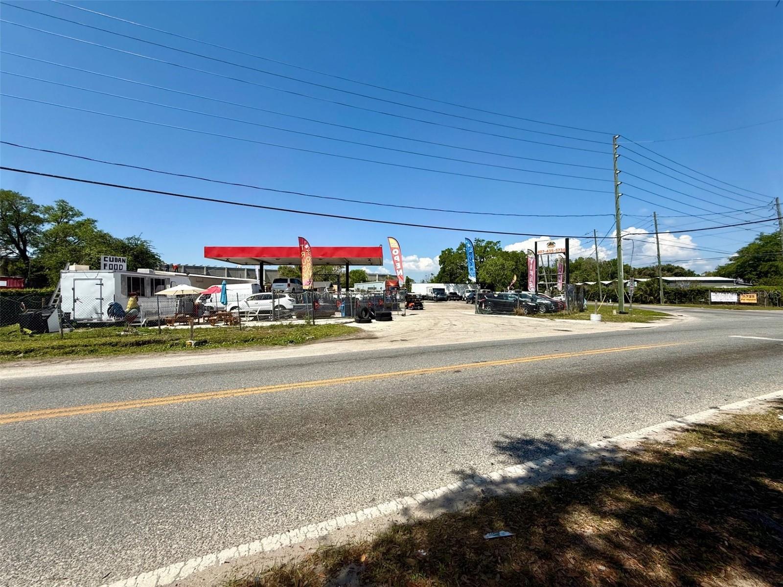 Image 2 of 8 For 2658 Overland Road