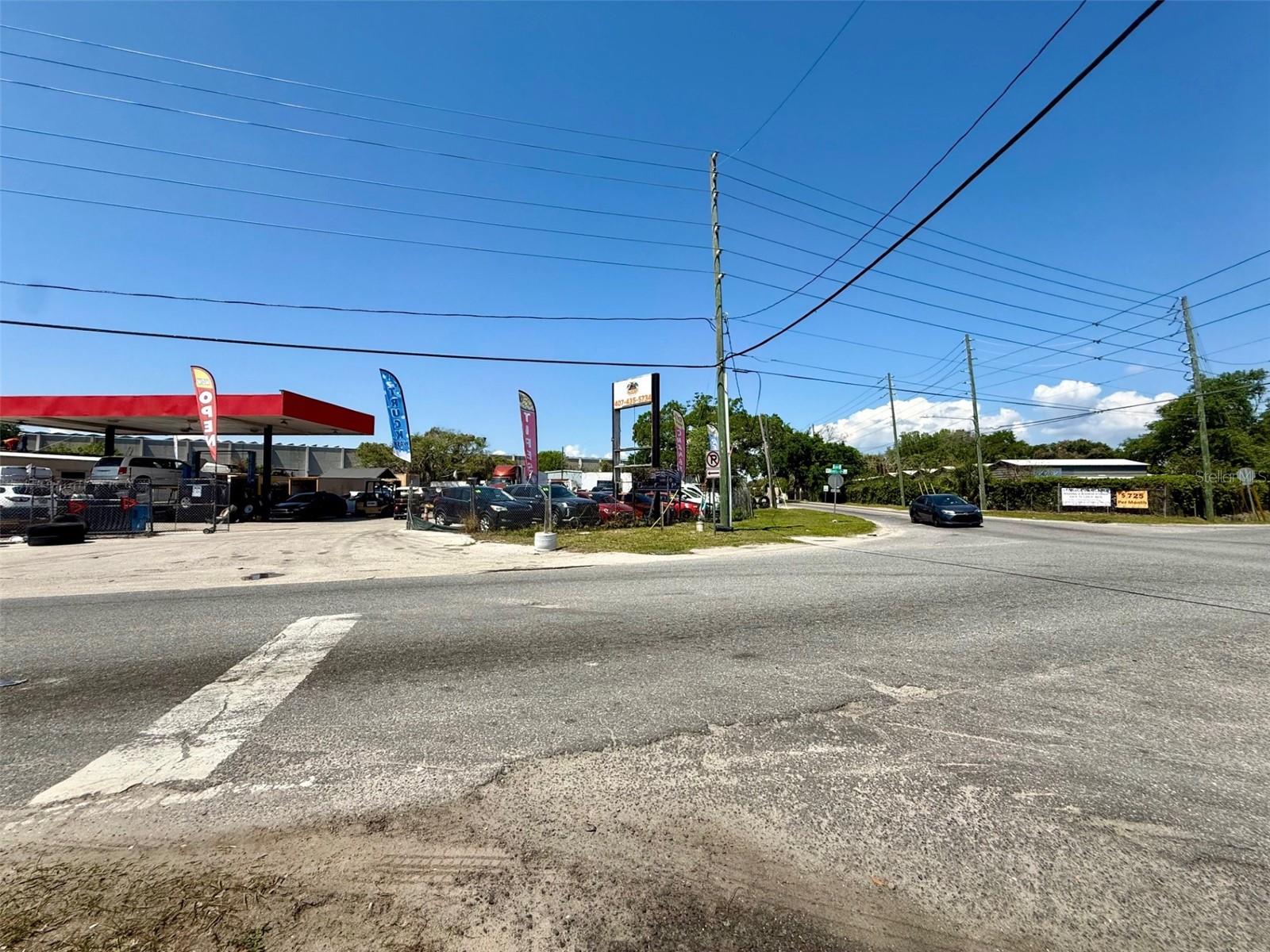 Image 3 of 8 For 2658 Overland Road