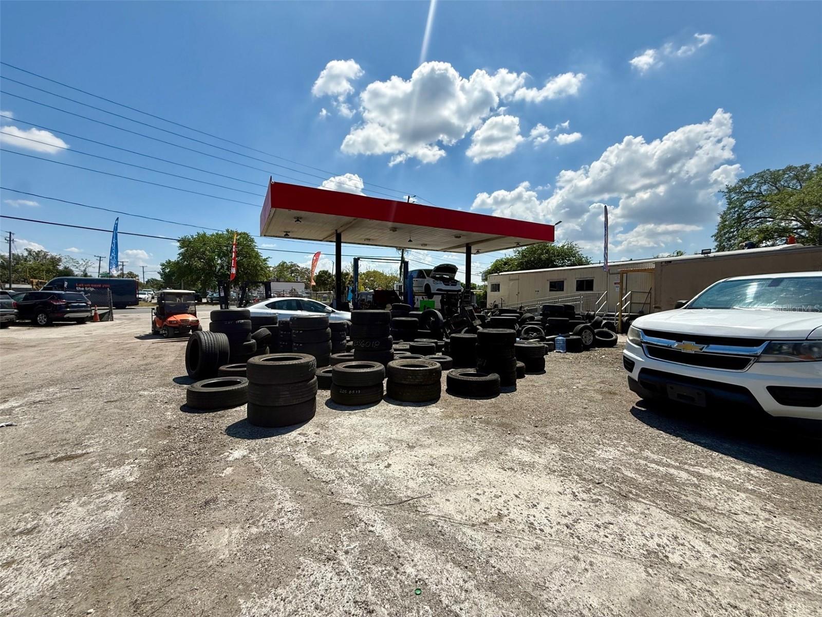 Image 4 of 8 For 2658 Overland Road