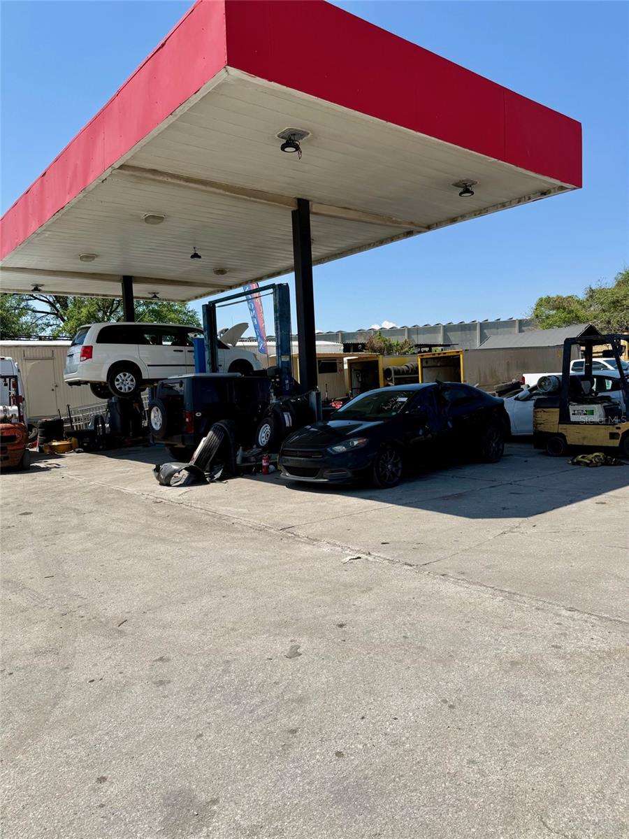 Image 5 of 8 For 2658 Overland Road