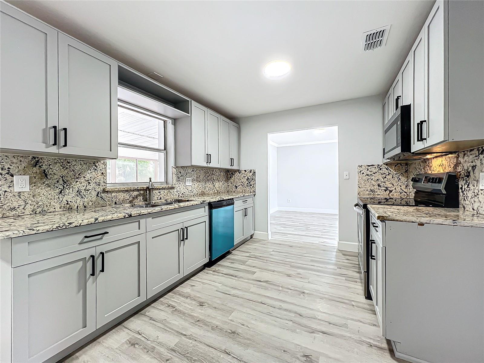 Image 18 of 35 For 3230 Caulfield Street