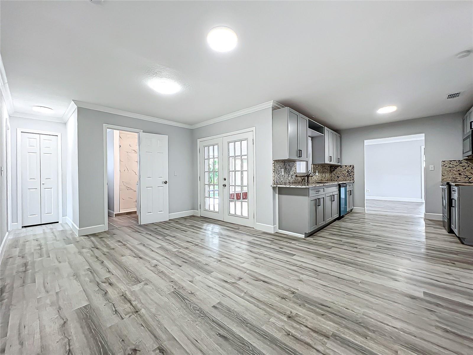 Image 19 of 35 For 3230 Caulfield Street