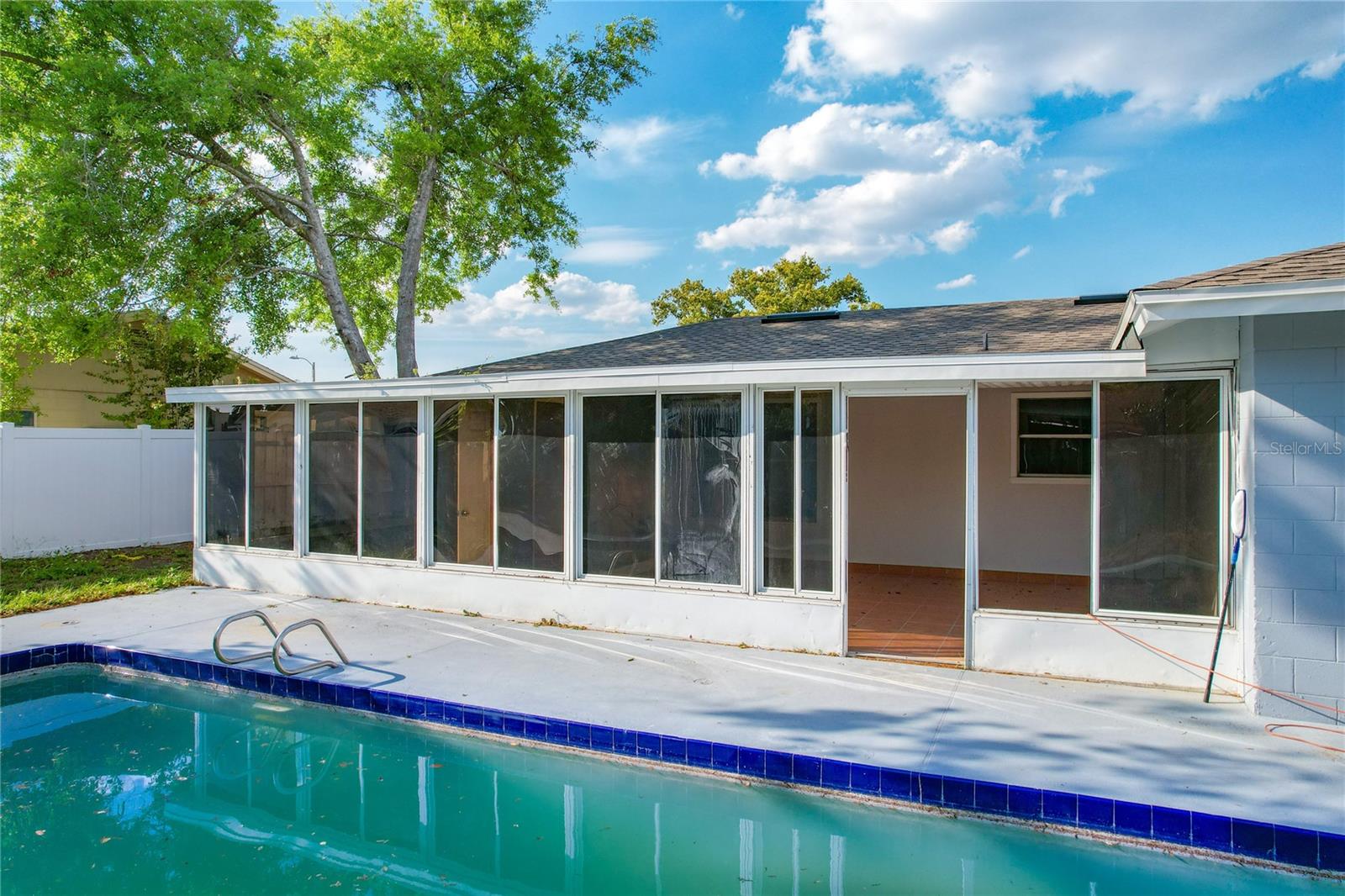 Image 5 of 35 For 3230 Caulfield Street