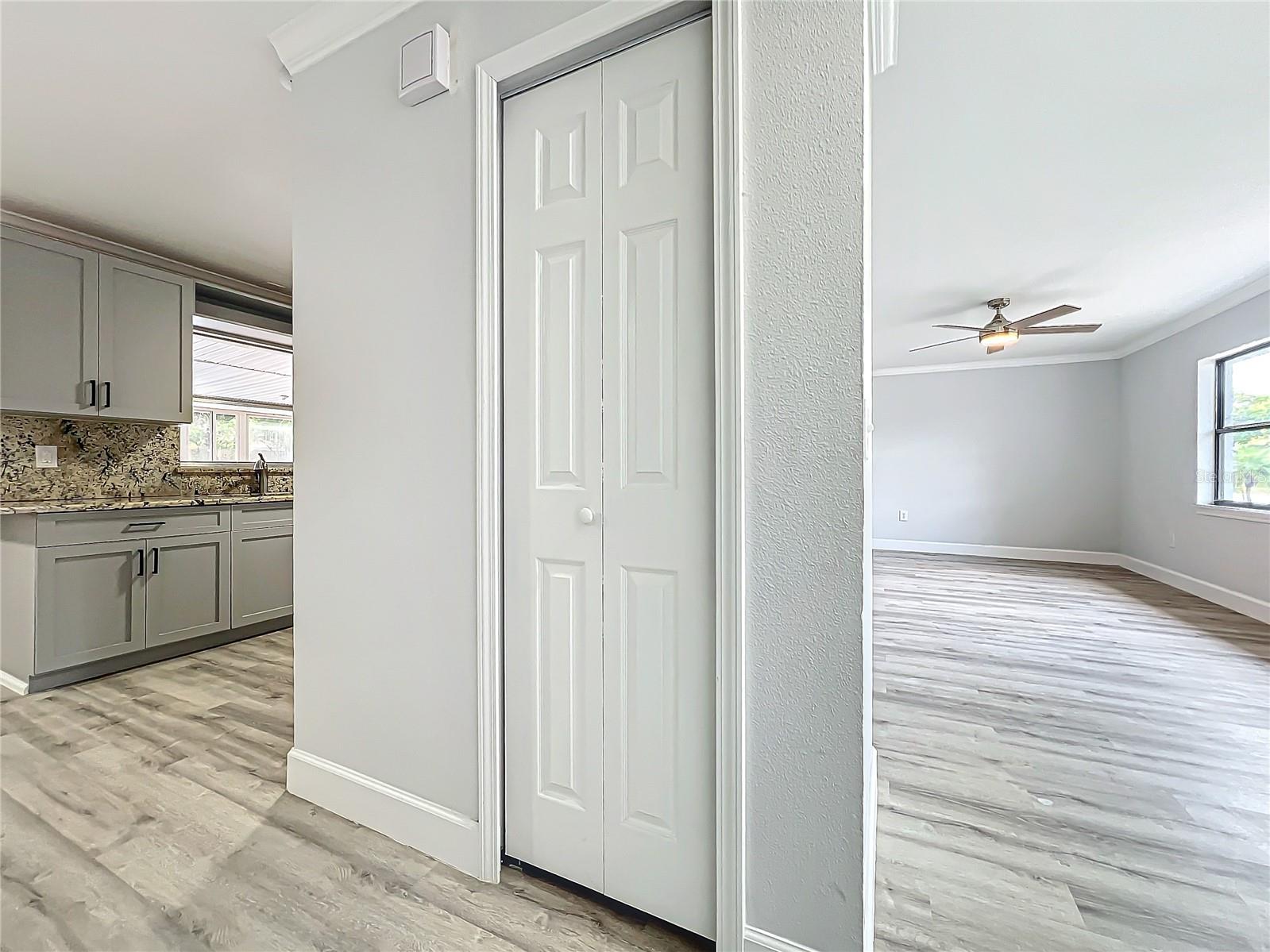 Image 8 of 35 For 3230 Caulfield Street