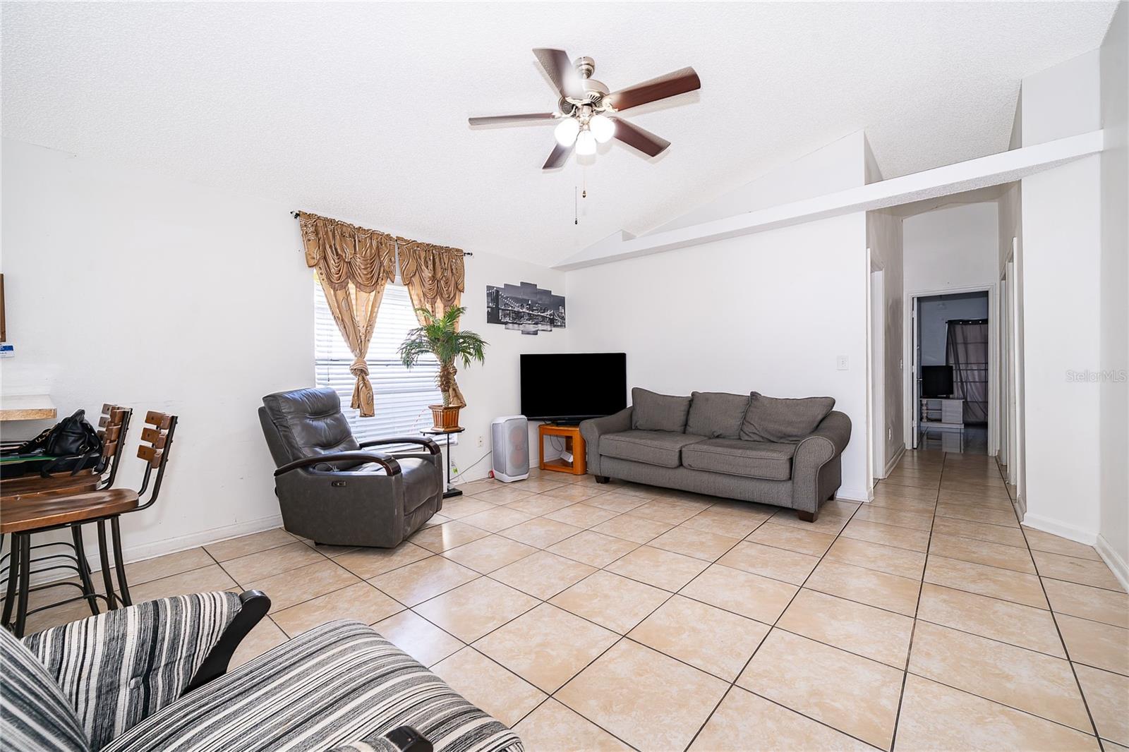 Image 3 of 18 For 1717 Chatham Circle