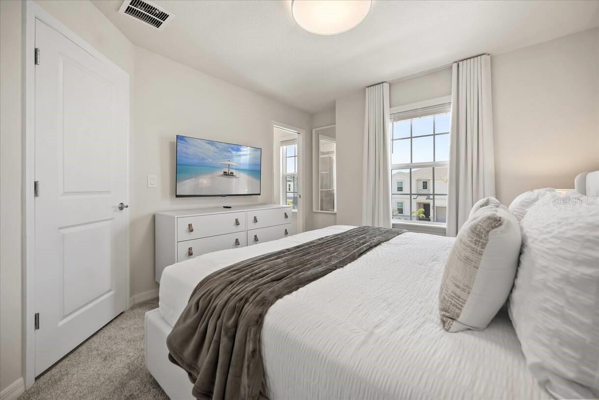 Image 14 of 44 For 15952 Cape Coral Loop