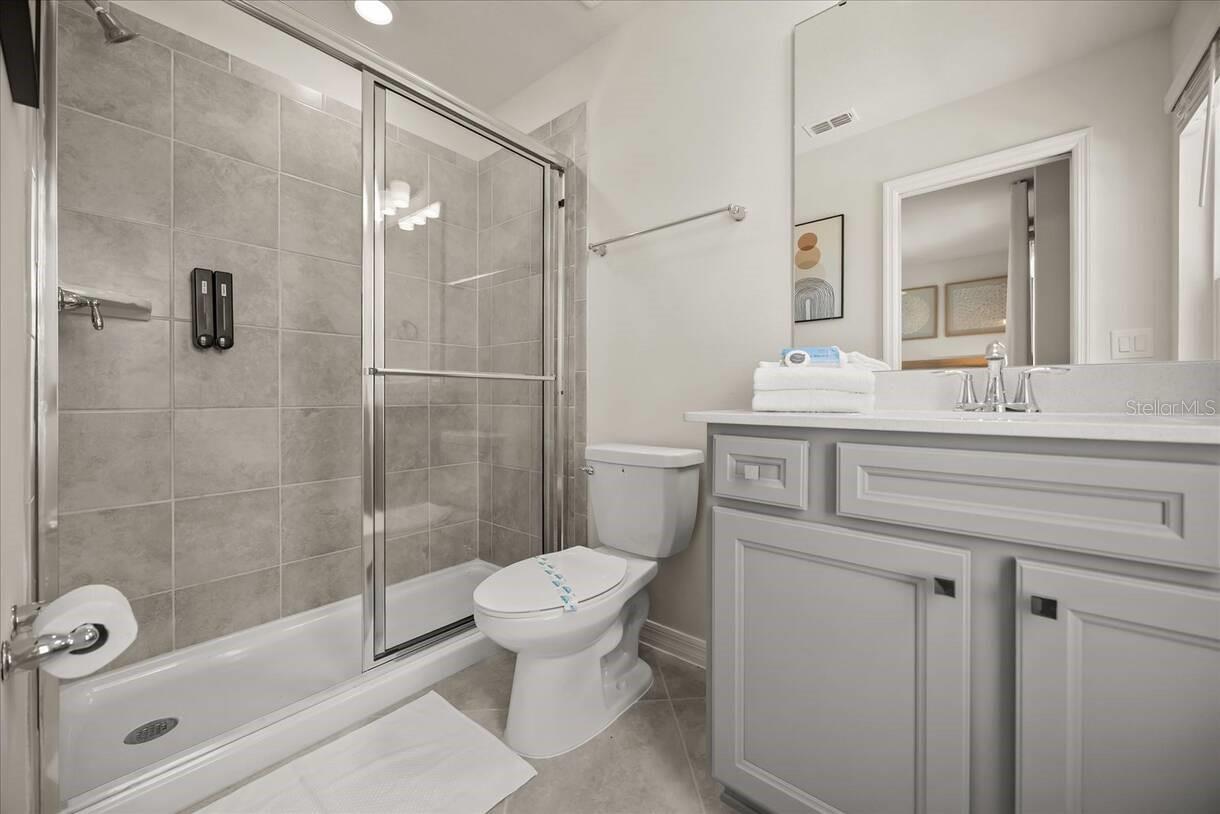 Image 27 of 44 For 15952 Cape Coral Loop