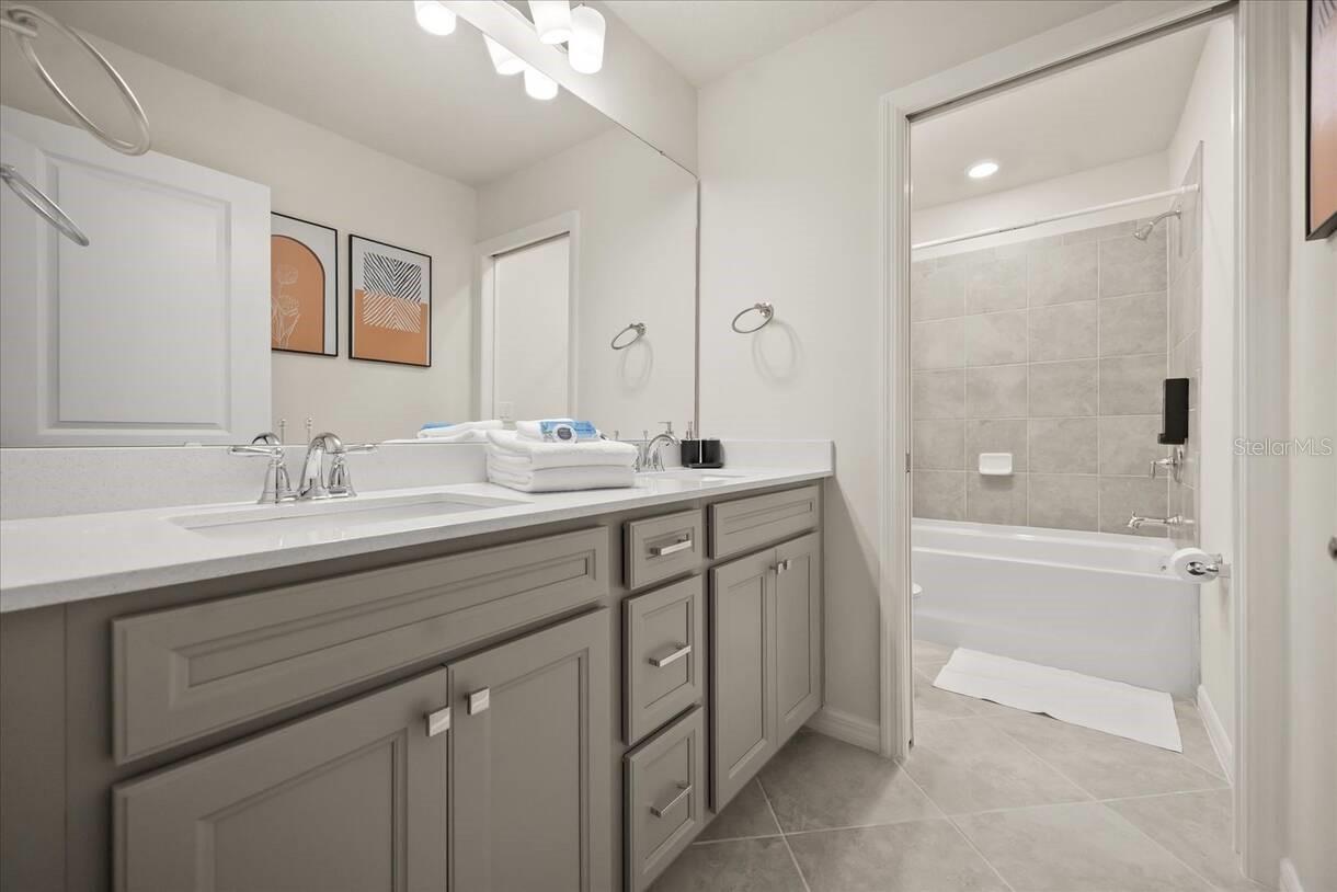 Image 28 of 44 For 15952 Cape Coral Loop