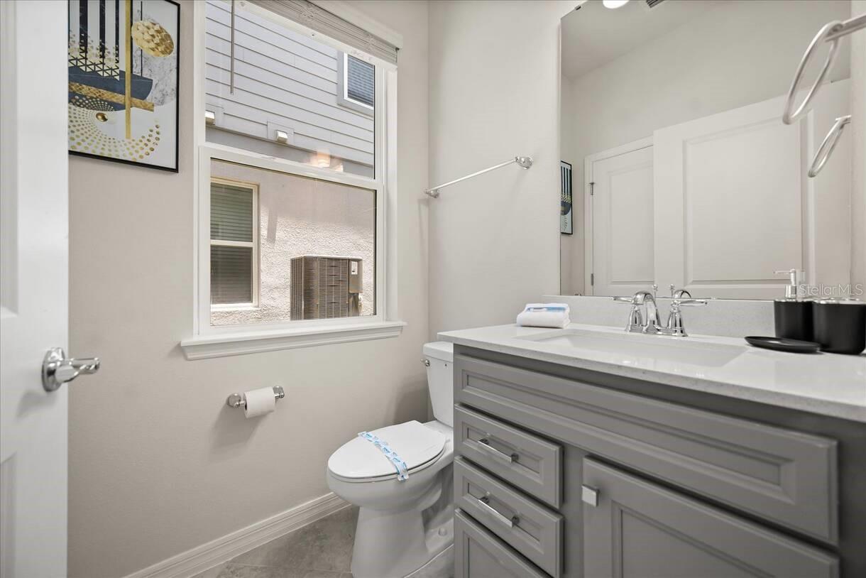 Image 32 of 44 For 15952 Cape Coral Loop