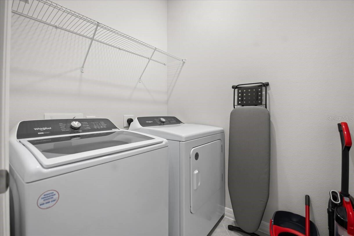 Image 33 of 44 For 15952 Cape Coral Loop