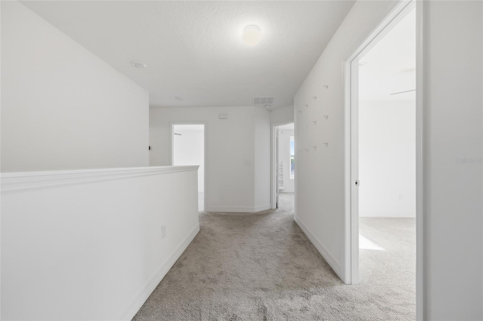 Image 12 of 35 For 1096 Papaya Circle